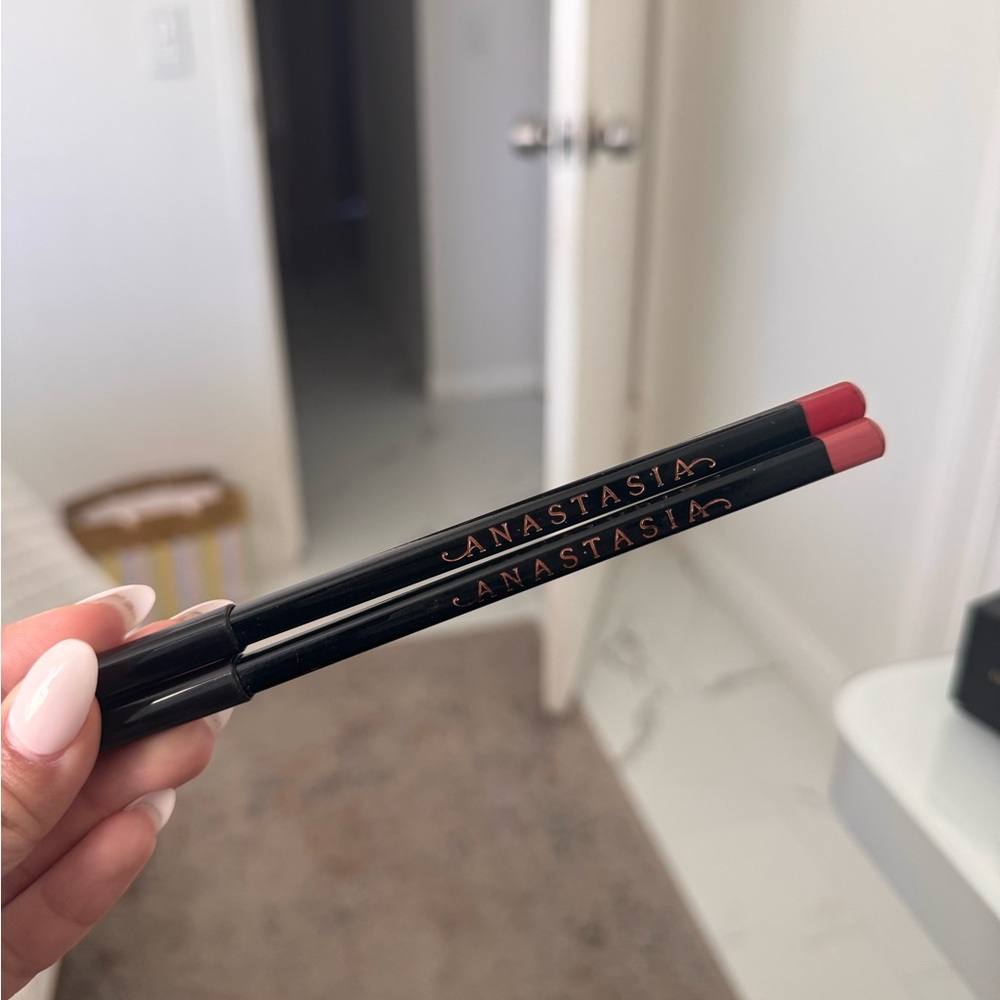 ANASTASIA beverly hills lip liners
